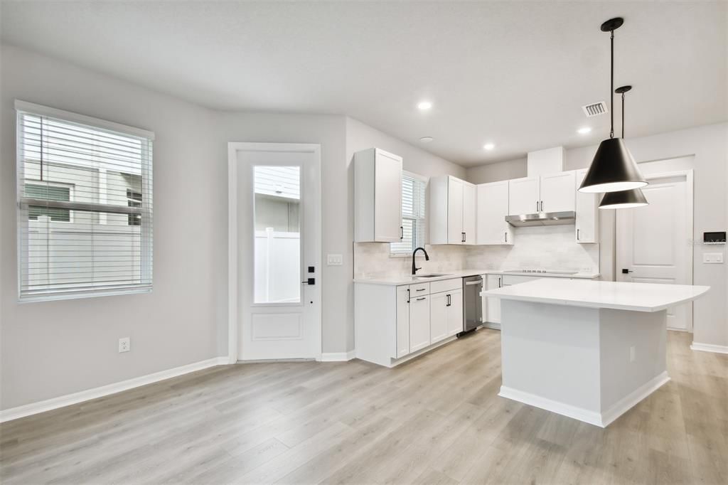 Active With Contract: $799,990 (3 beds, 2 baths, 2154 Square Feet)