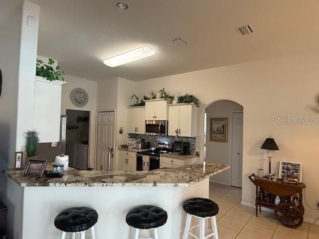 Active With Contract: $550,000 (3 beds, 2 baths, 1815 Square Feet)