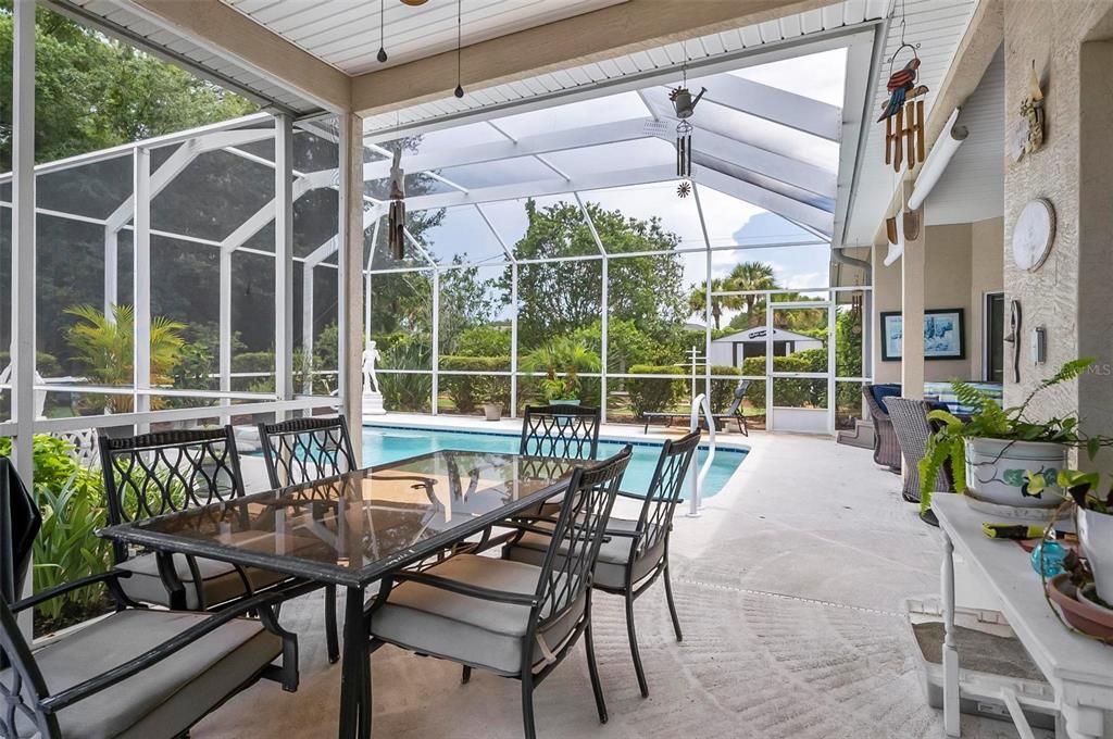 Active With Contract: $550,000 (3 beds, 2 baths, 1815 Square Feet)