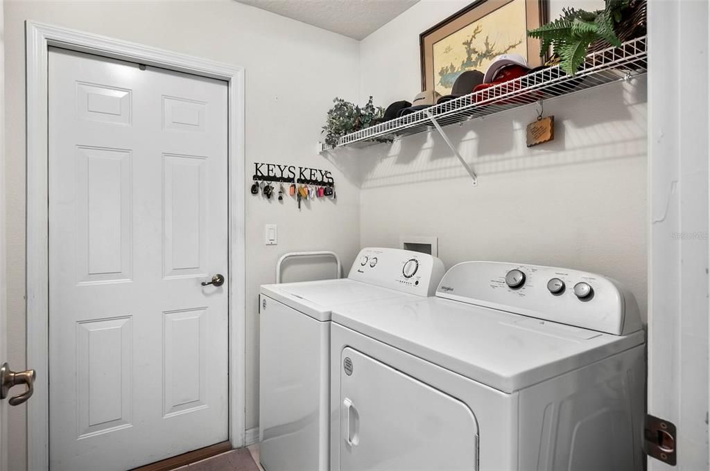 Active With Contract: $550,000 (3 beds, 2 baths, 1815 Square Feet)