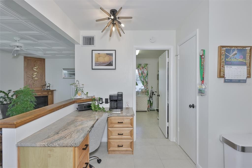 En Venta: $398,000 (3 camas, 2 baños, 1951 Pies cuadrados)