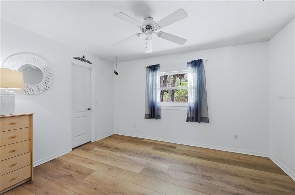 Activo con contrato: $420,000 (3 camas, 2 baños, 2011 Pies cuadrados)