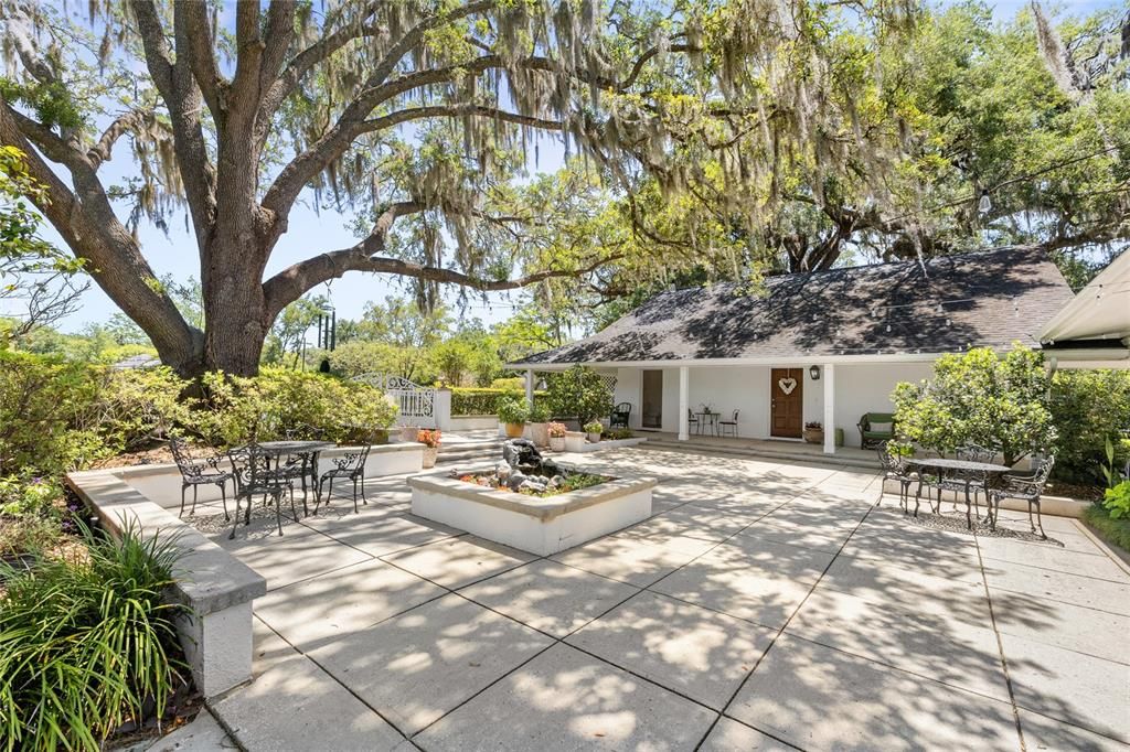 For Sale: $3,250,000 (5 beds, 3 baths, 4884 Square Feet)