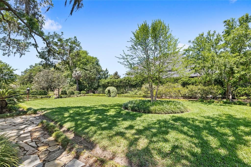 For Sale: $3,250,000 (5 beds, 3 baths, 4884 Square Feet)
