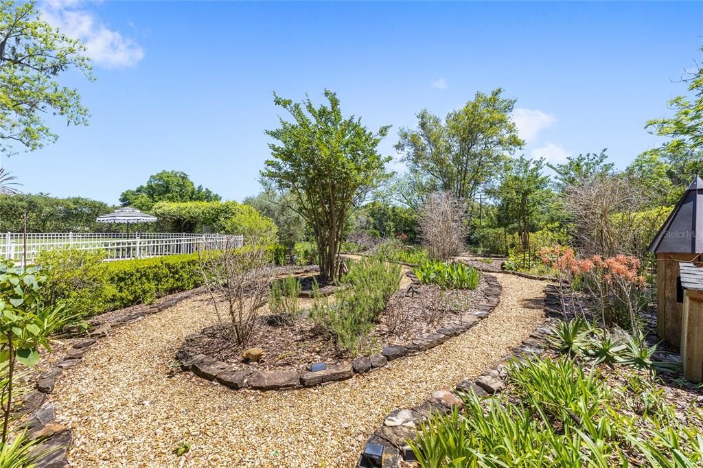 For Sale: $3,250,000 (5 beds, 3 baths, 4884 Square Feet)