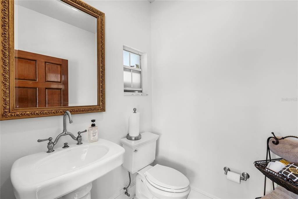 For Sale: $3,250,000 (5 beds, 3 baths, 4884 Square Feet)