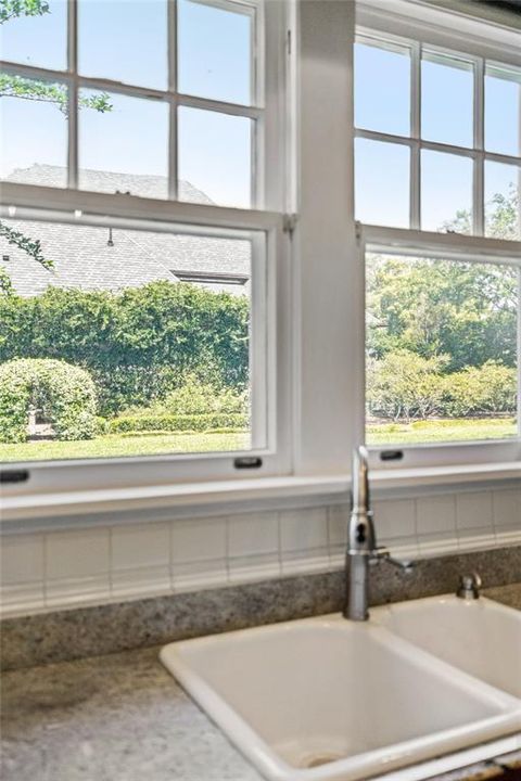 For Sale: $3,250,000 (5 beds, 3 baths, 4884 Square Feet)