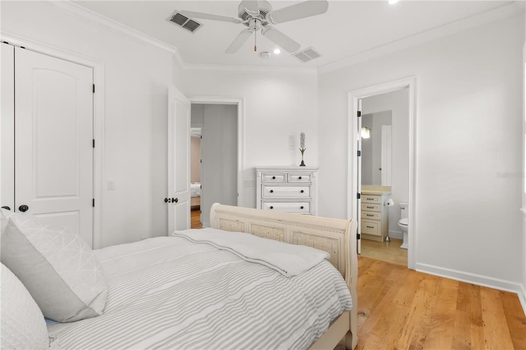 Activo con contrato: $2,195,000 (4 camas, 3 baños, 3450 Pies cuadrados)