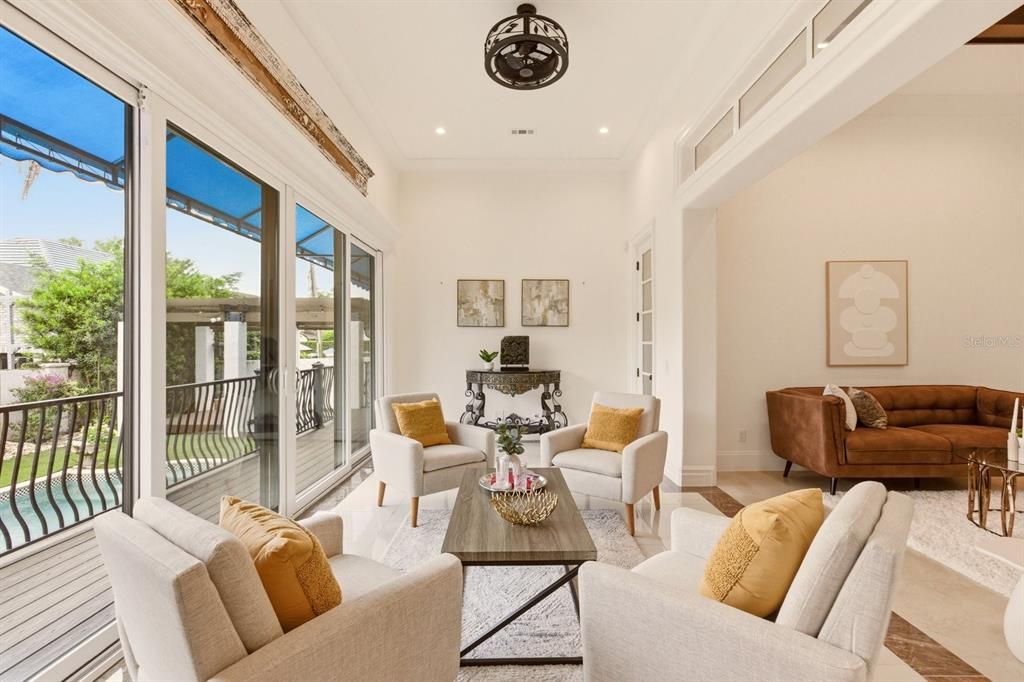 Activo con contrato: $2,195,000 (4 camas, 3 baños, 3450 Pies cuadrados)