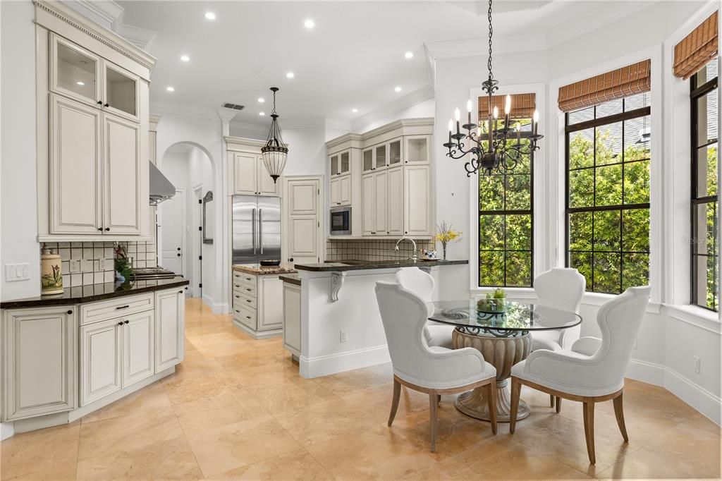 Activo con contrato: $2,195,000 (4 camas, 3 baños, 3450 Pies cuadrados)
