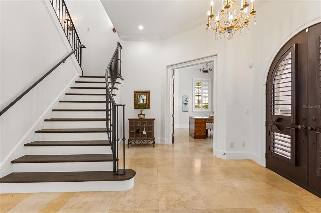 Activo con contrato: $2,195,000 (4 camas, 3 baños, 3450 Pies cuadrados)