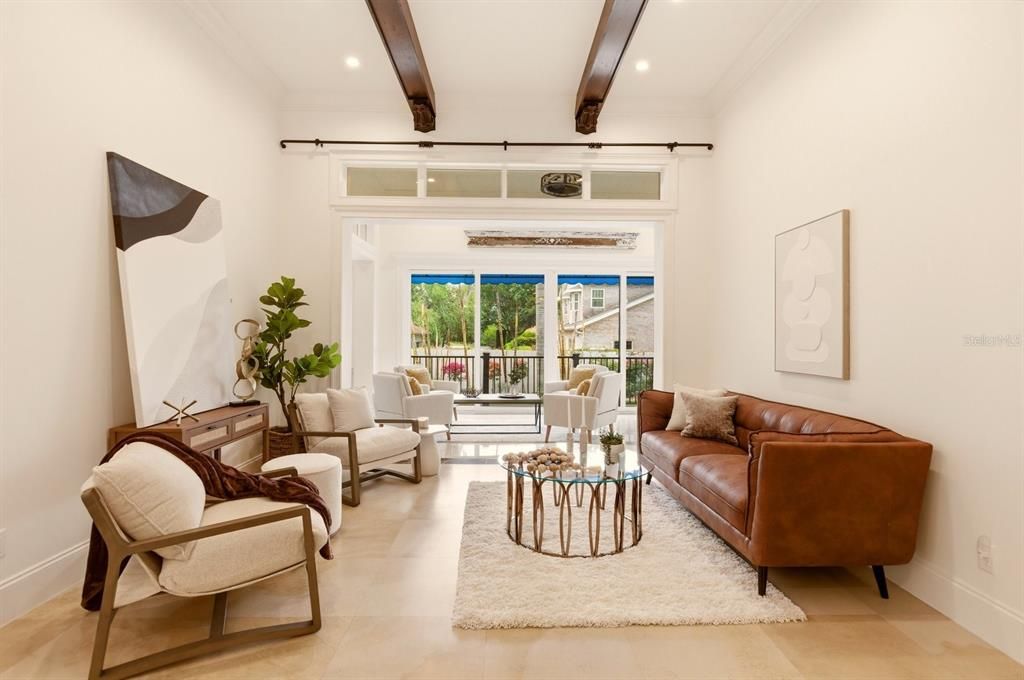 Activo con contrato: $2,195,000 (4 camas, 3 baños, 3450 Pies cuadrados)