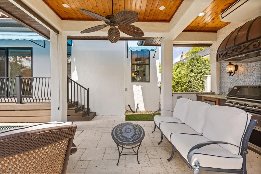 Activo con contrato: $2,195,000 (4 camas, 3 baños, 3450 Pies cuadrados)