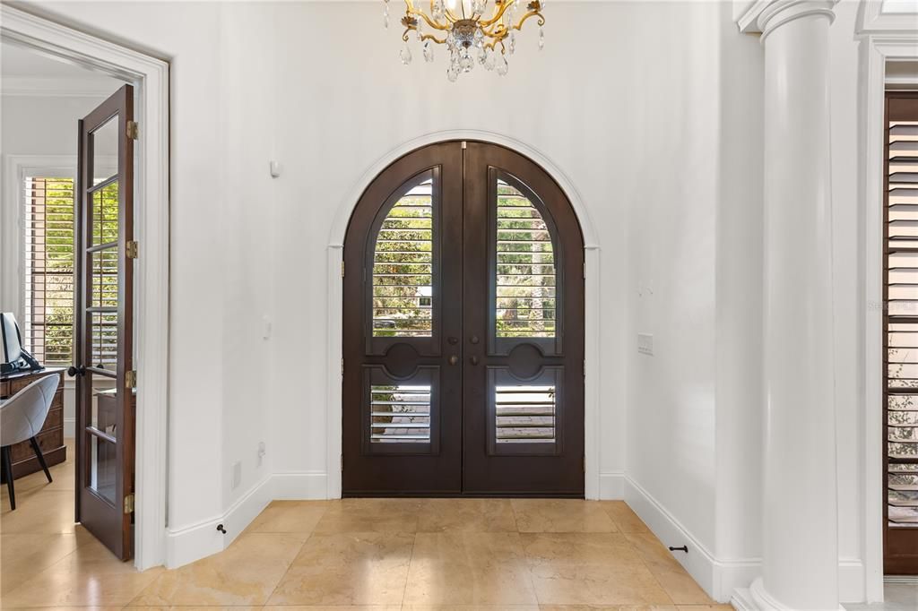 Activo con contrato: $2,195,000 (4 camas, 3 baños, 3450 Pies cuadrados)