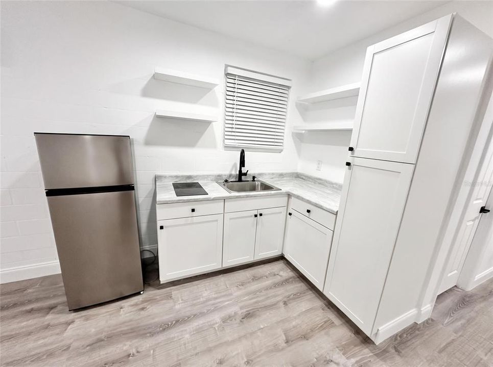 For Rent: $1,000 (0 beds, 1 baths, 475 Square Feet)