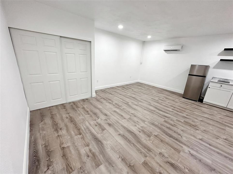 For Rent: $1,000 (0 beds, 1 baths, 475 Square Feet)