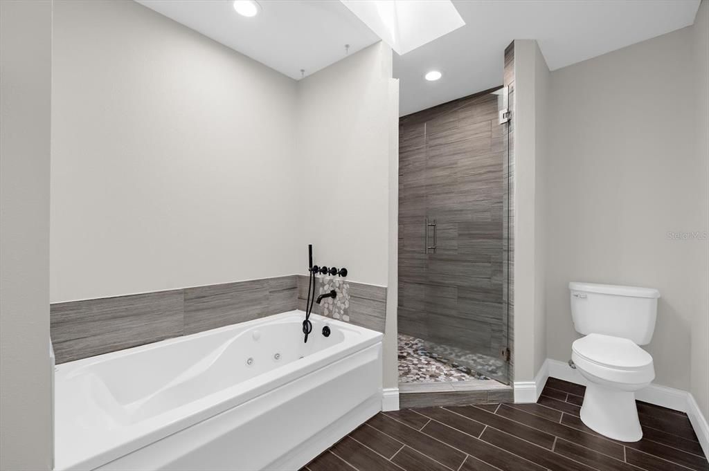 For Sale: $720,000 (3 beds, 2 baths, 1877 Square Feet)