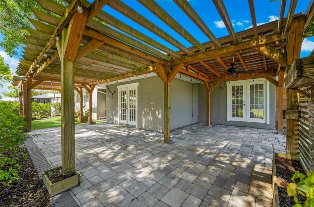 For Sale: $720,000 (3 beds, 2 baths, 1877 Square Feet)