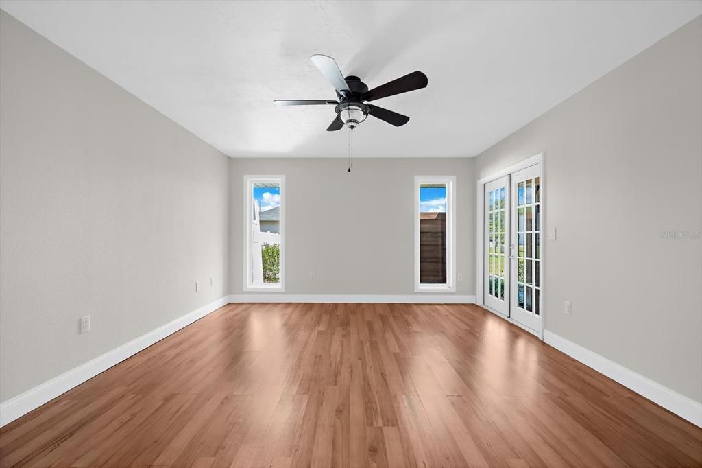 For Sale: $720,000 (3 beds, 2 baths, 1877 Square Feet)