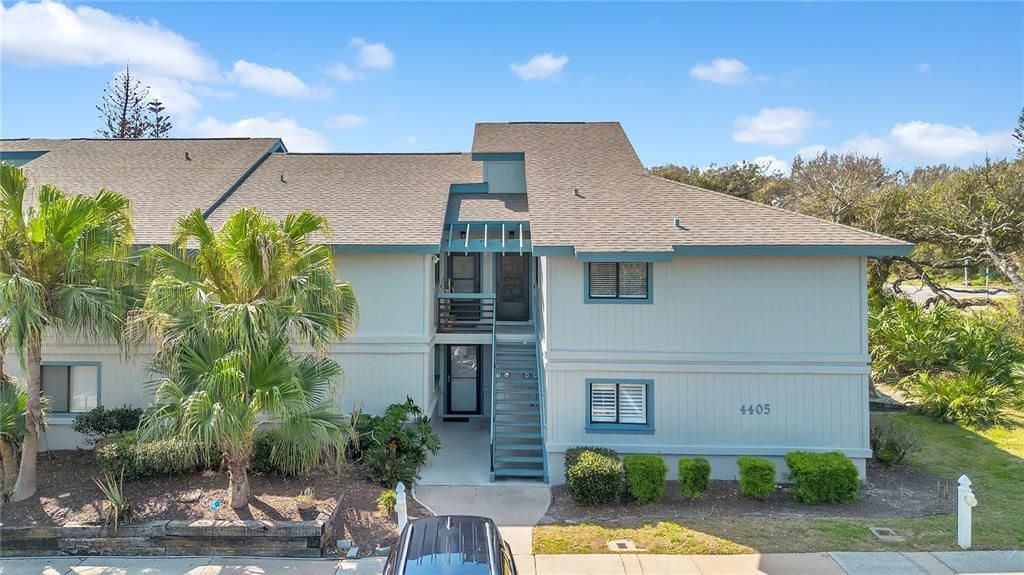 For Sale: $265,000 (1 beds, 1 baths, 891 Square Feet)