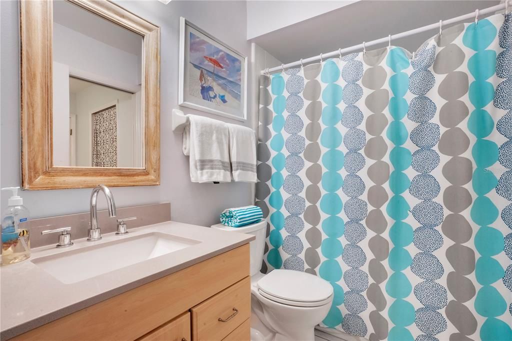 For Sale: $265,000 (1 beds, 1 baths, 891 Square Feet)