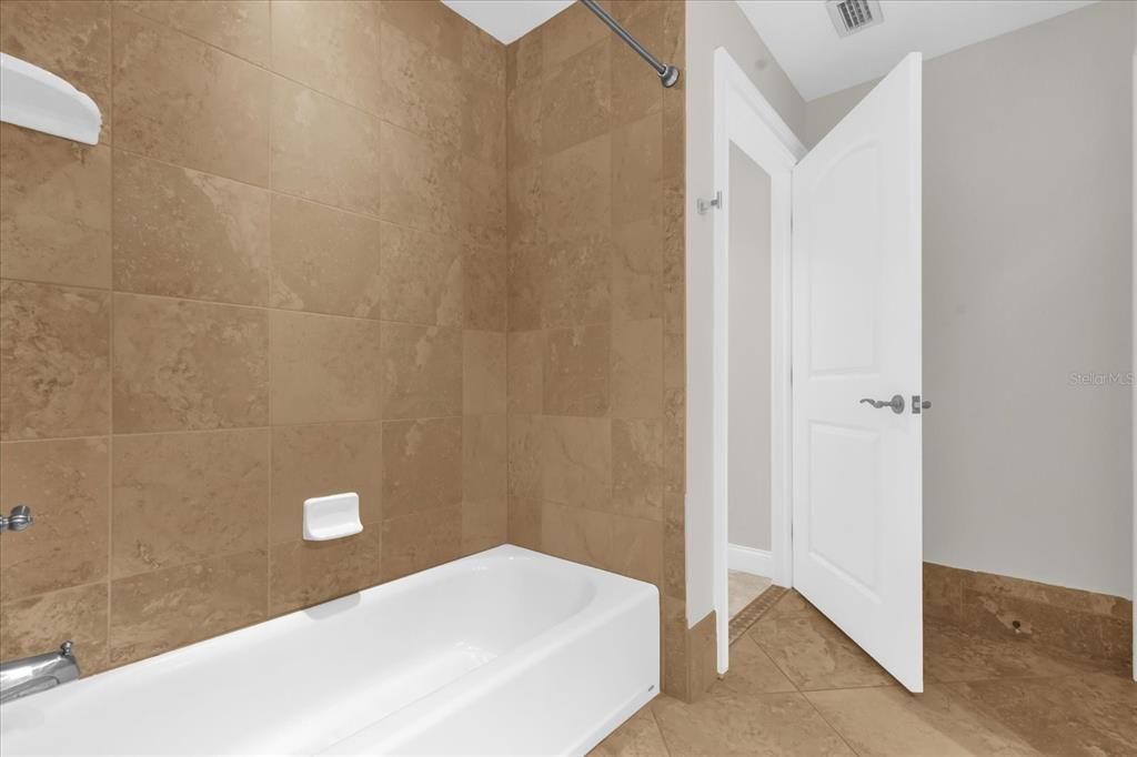 For Sale: $425,000 (2 beds, 2 baths, 1758 Square Feet)