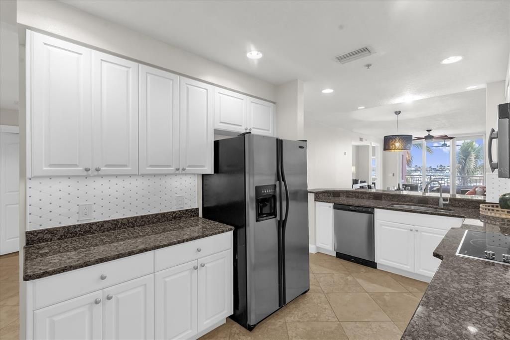 For Sale: $425,000 (2 beds, 2 baths, 1758 Square Feet)