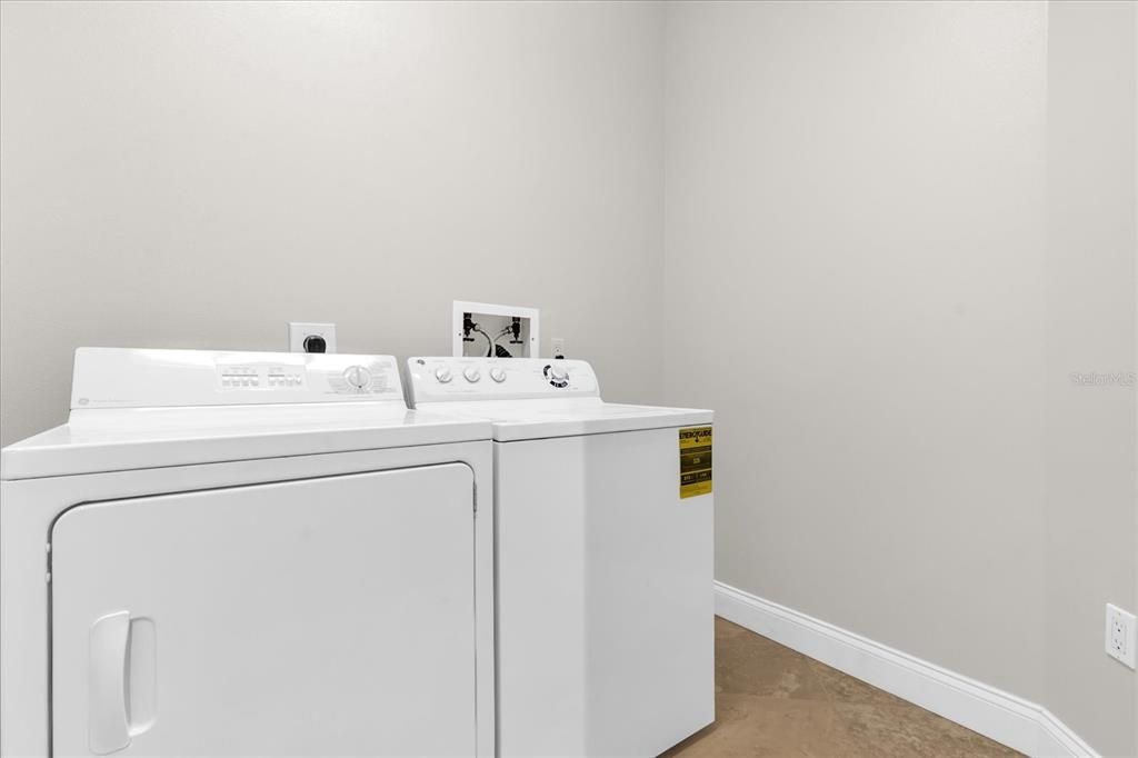 For Sale: $425,000 (2 beds, 2 baths, 1758 Square Feet)
