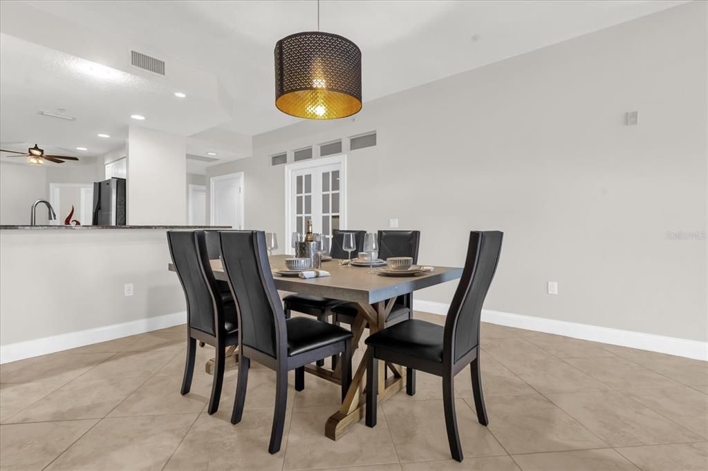 For Sale: $425,000 (2 beds, 2 baths, 1758 Square Feet)