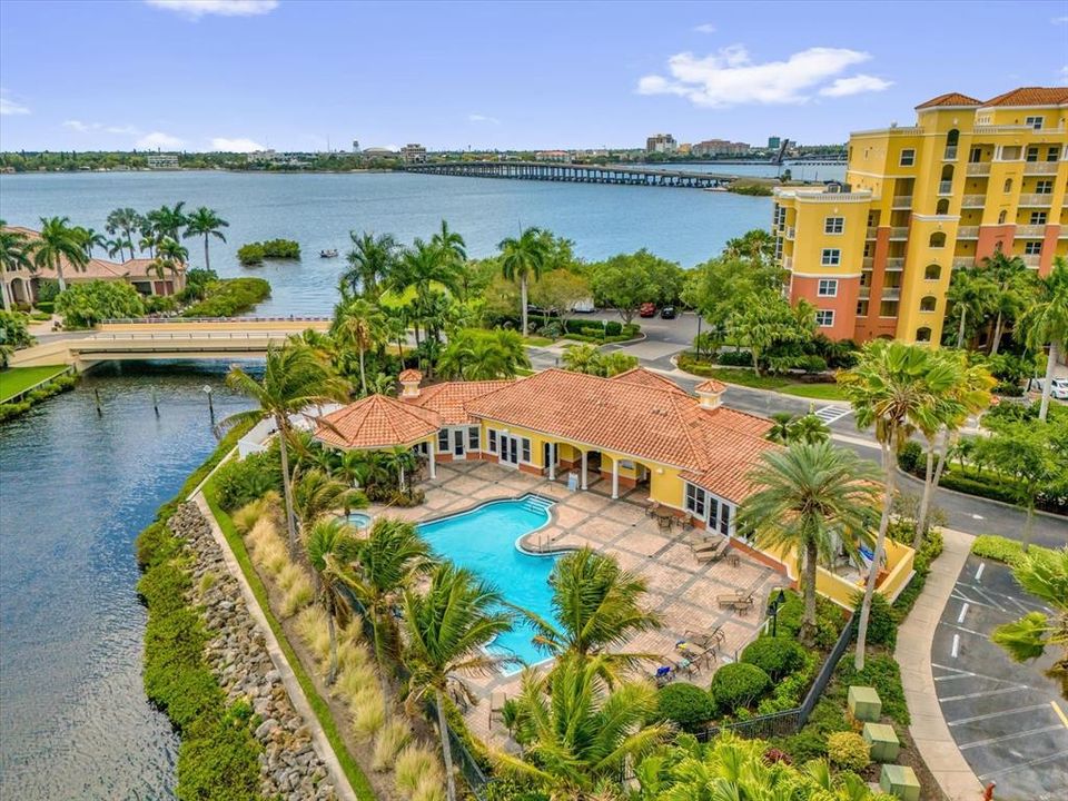 For Sale: $425,000 (2 beds, 2 baths, 1758 Square Feet)