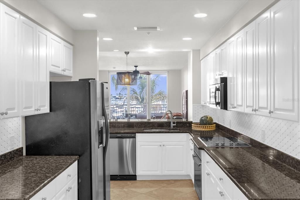 For Sale: $425,000 (2 beds, 2 baths, 1758 Square Feet)