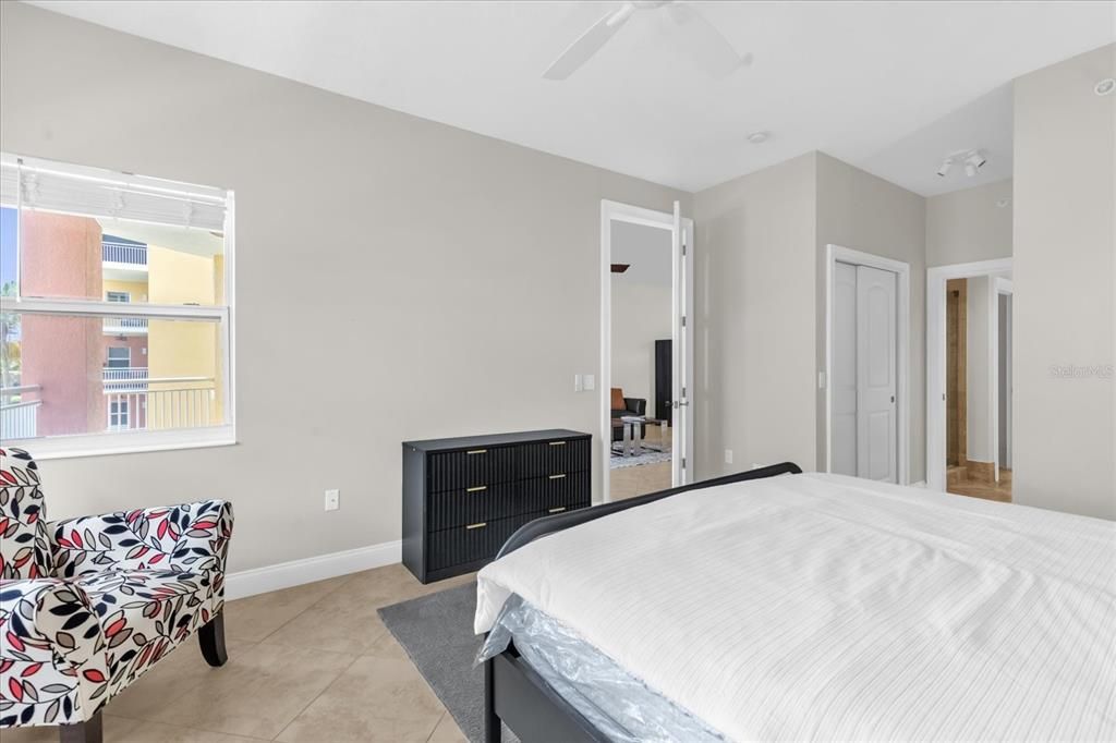 For Sale: $425,000 (2 beds, 2 baths, 1758 Square Feet)