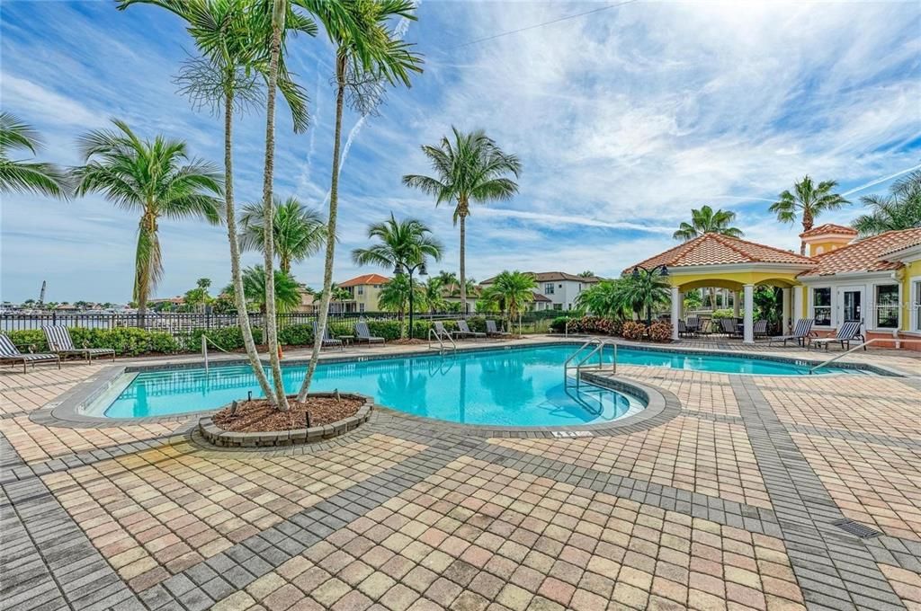 For Sale: $425,000 (2 beds, 2 baths, 1758 Square Feet)