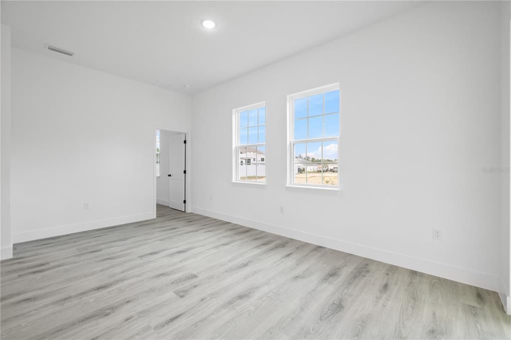 Active With Contract: $300,000 (4 beds, 2 baths, 1878 Square Feet)