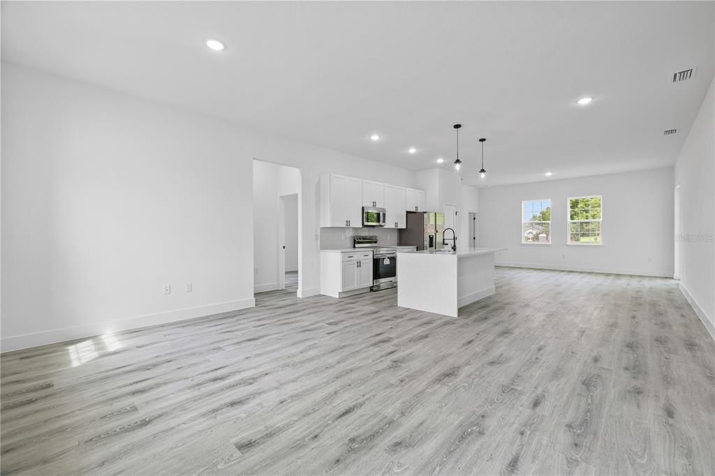 Active With Contract: $300,000 (4 beds, 2 baths, 1878 Square Feet)