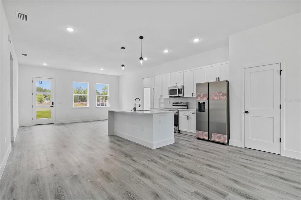 Active With Contract: $300,000 (4 beds, 2 baths, 1878 Square Feet)