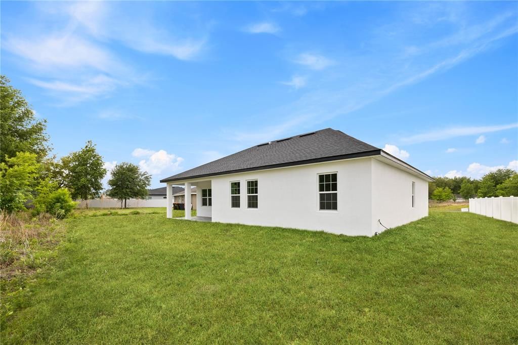 Active With Contract: $300,000 (4 beds, 2 baths, 1878 Square Feet)