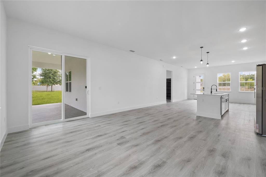 Active With Contract: $300,000 (4 beds, 2 baths, 1878 Square Feet)