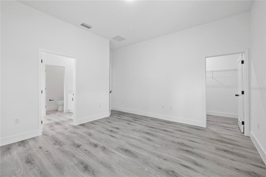 Active With Contract: $300,000 (4 beds, 2 baths, 1878 Square Feet)
