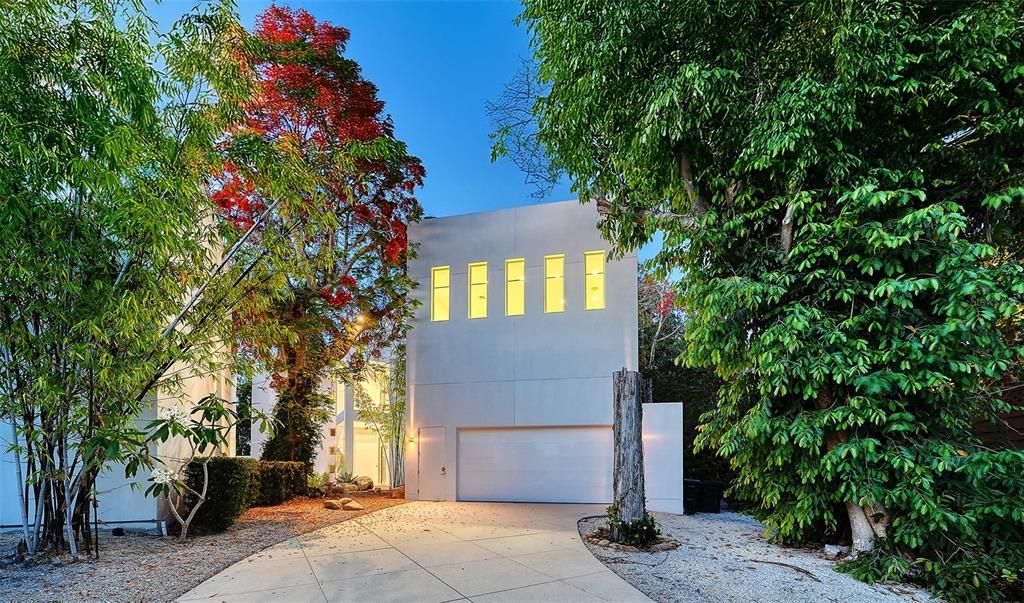 На продажу: $9,500,000 (5 спален, 5 ванн, 7116 Квадратных фут)