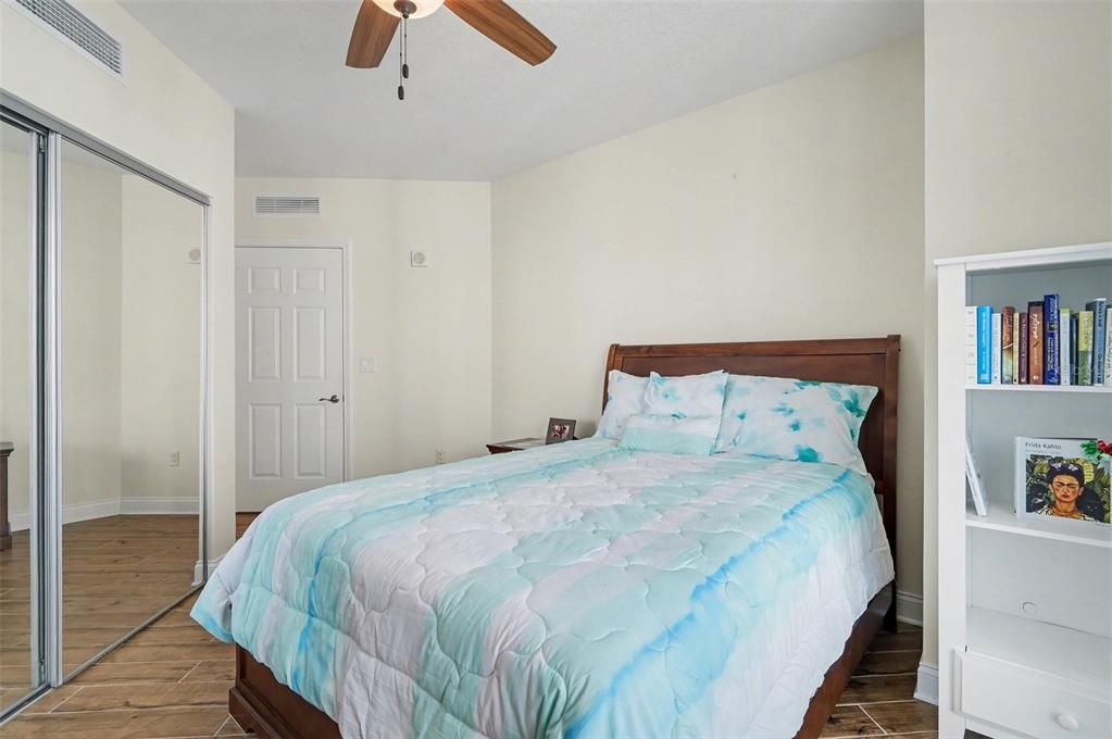 For Sale: $349,000 (3 beds, 3 baths, 1922 Square Feet)