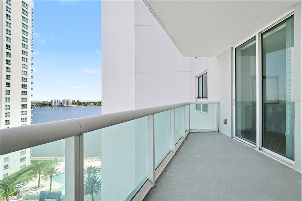 For Sale: $349,000 (3 beds, 3 baths, 1922 Square Feet)