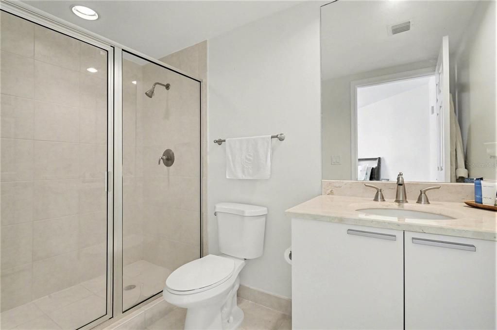 For Sale: $349,000 (3 beds, 3 baths, 1922 Square Feet)