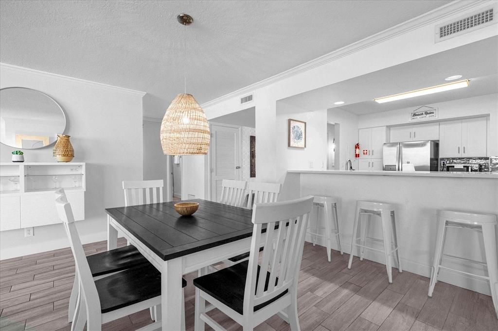 Active With Contract: $410,000 (2 beds, 2 baths, 1347 Square Feet)