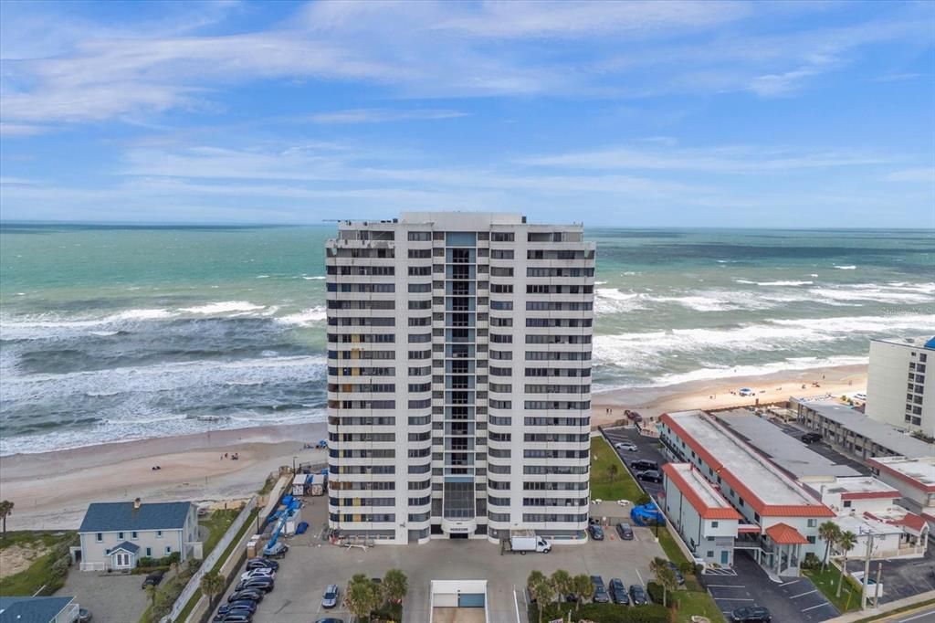 Active With Contract: $410,000 (2 beds, 2 baths, 1347 Square Feet)
