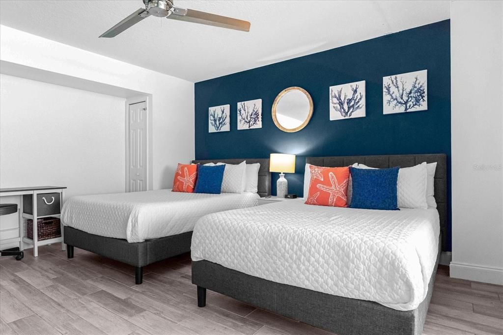 Active With Contract: $410,000 (2 beds, 2 baths, 1347 Square Feet)