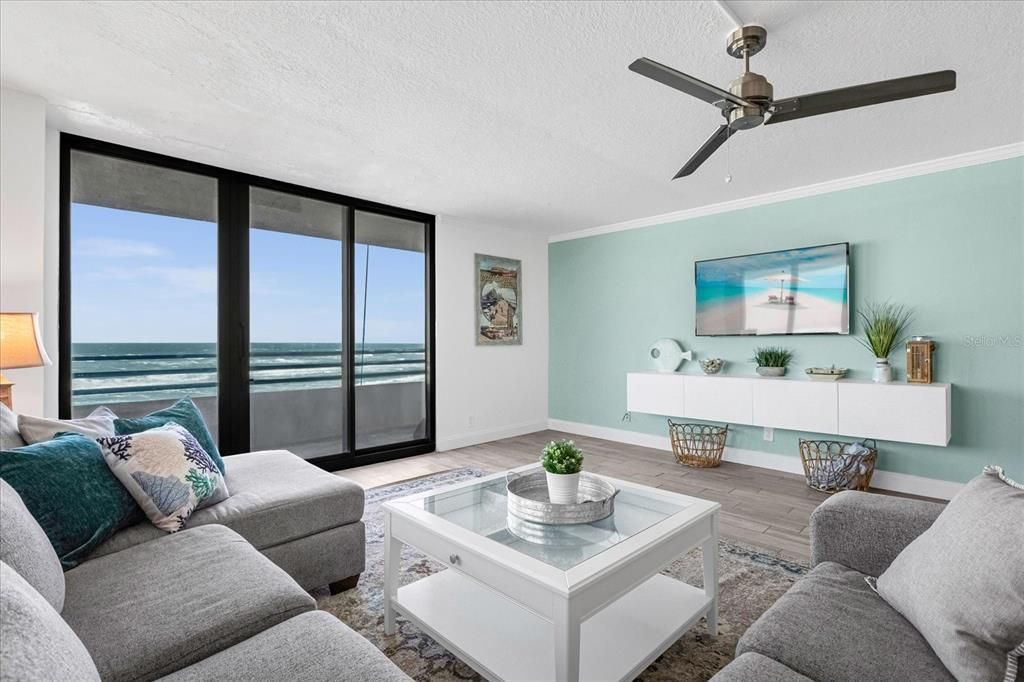 Active With Contract: $410,000 (2 beds, 2 baths, 1347 Square Feet)