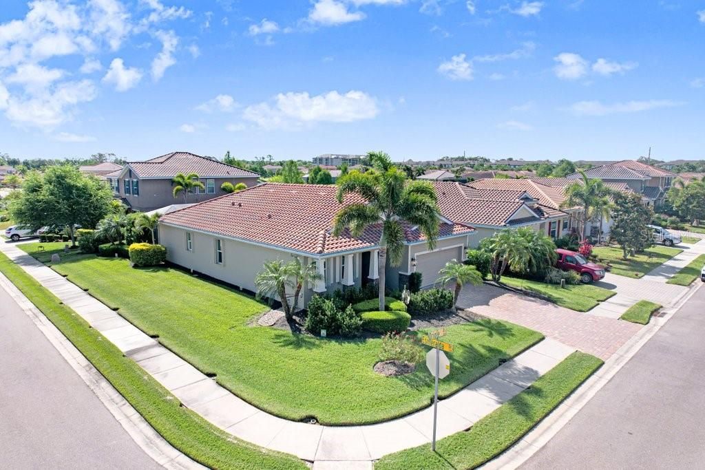En Venta: $615,000 (3 camas, 2 baños, 1828 Pies cuadrados)