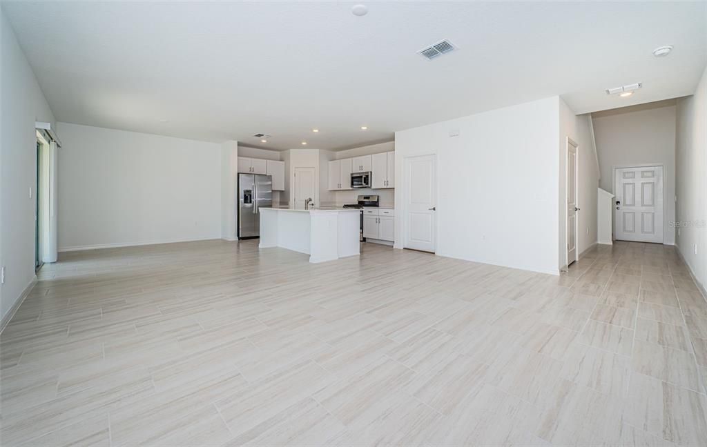 For Rent: $2,650 (4 beds, 2 baths, 1870 Square Feet)