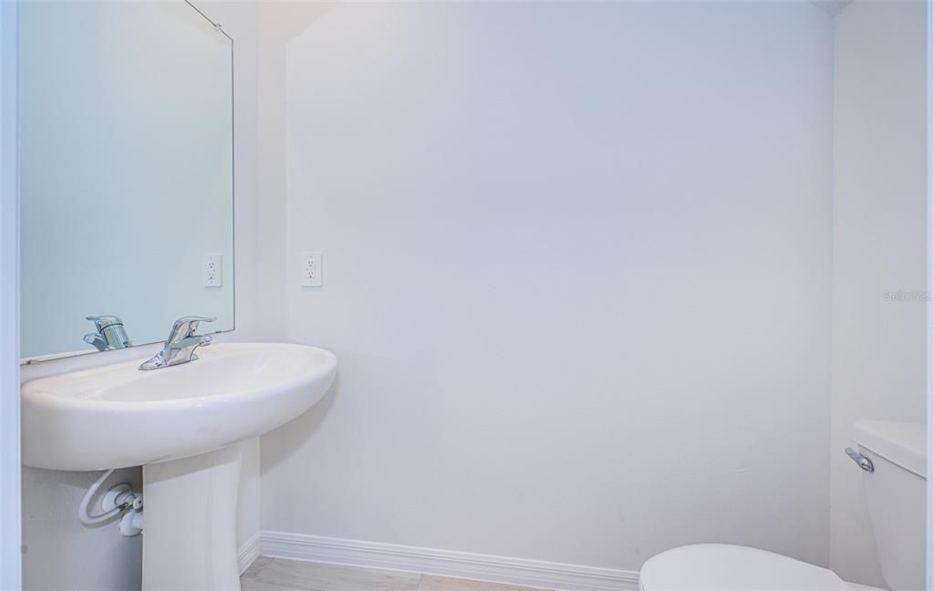For Rent: $2,650 (4 beds, 2 baths, 1870 Square Feet)